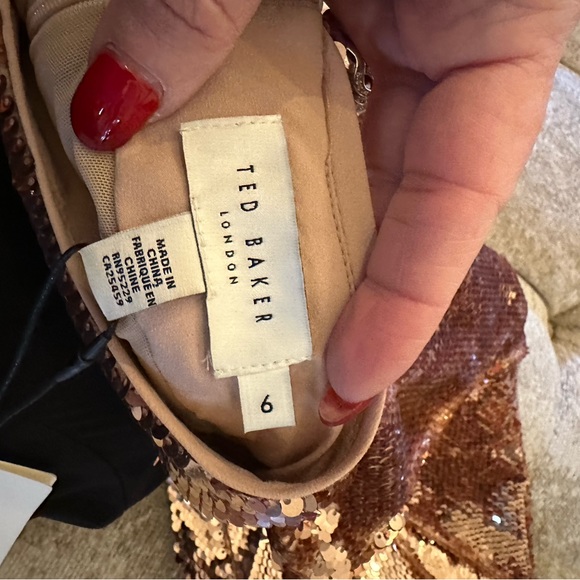 Ted Baker rose gold sequin blouse. Stunning ❤️ - Picture 3 of 4